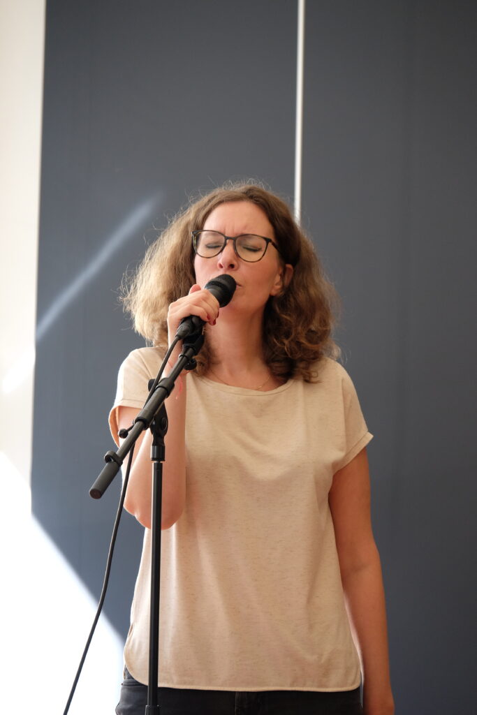 Melanie Möbus beim Soundcheck.